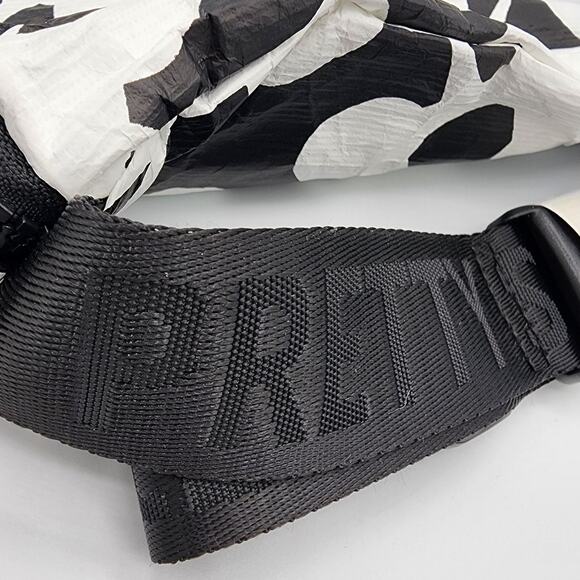 NEW Pretty Simple Kona Cove Tyvek Splashproof Beach Bum Bag Black & White Clover - Picture 6 of 9